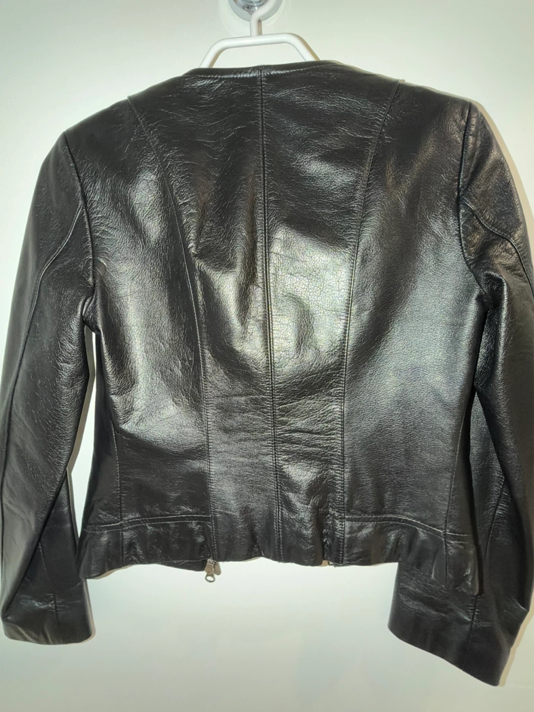 Danier Black Genuine Leather Jacket - photo 2