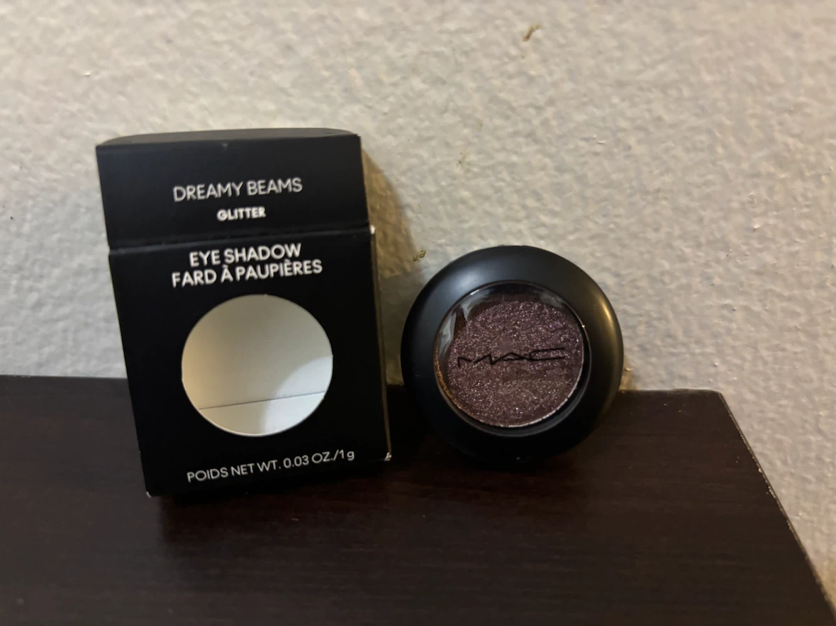 NEW-MAC Dreamy Beams Glitter Eye Shadow