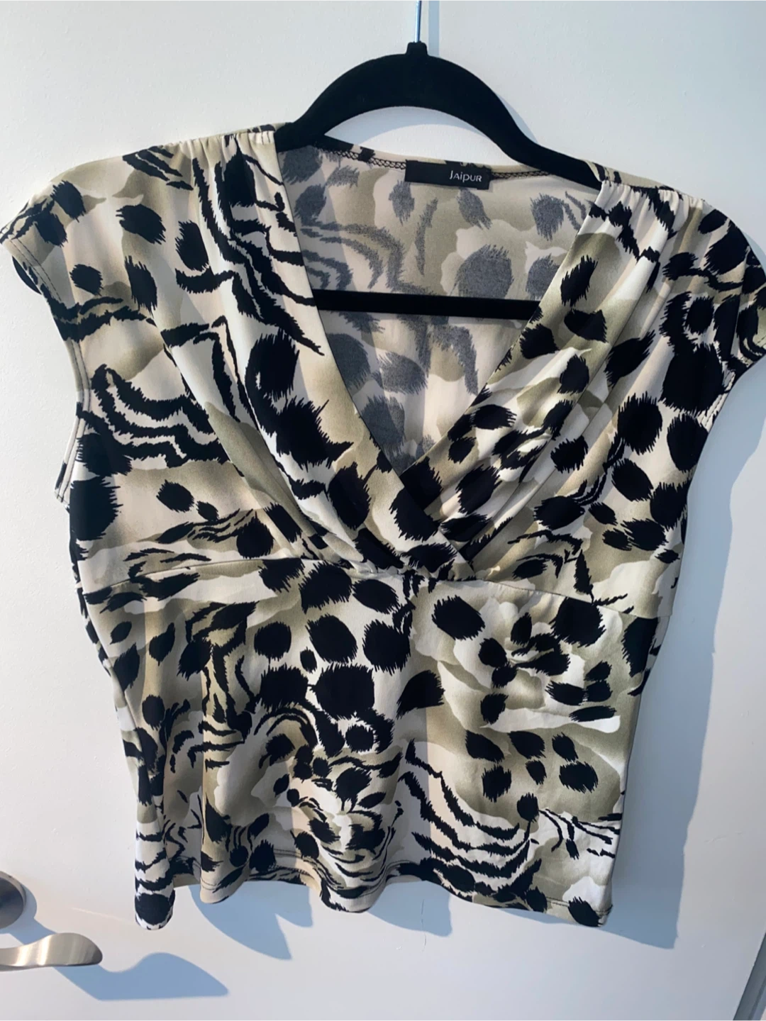 Jaipur Animal Print V-Neck Top - photo 4