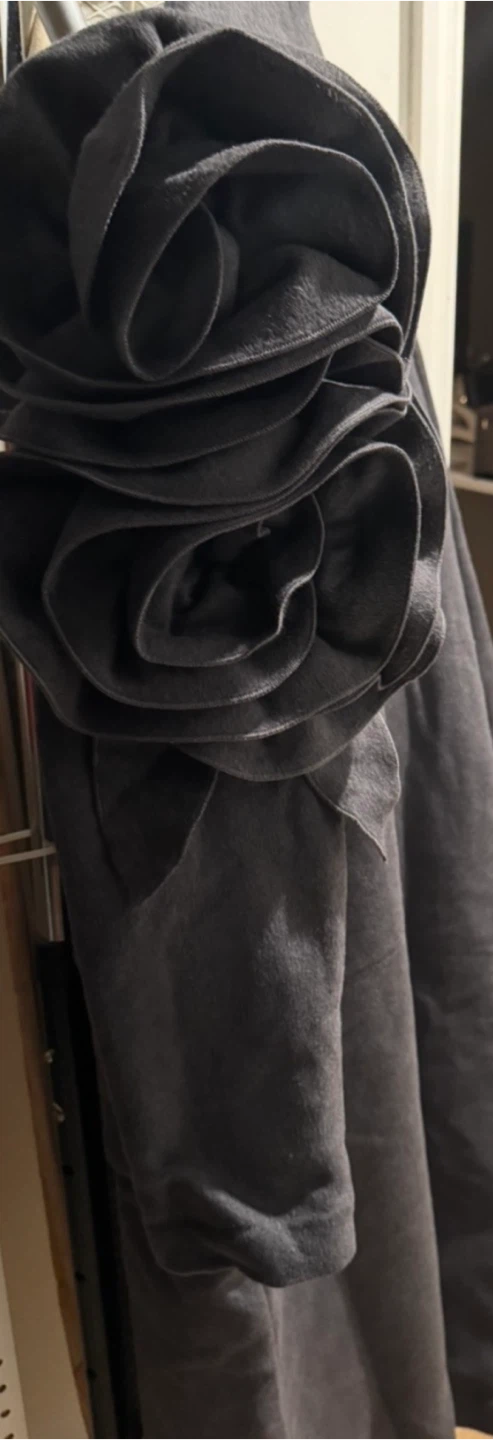 Novaluxe Charcoal Coat with Rose Details size XS woman - photo 3