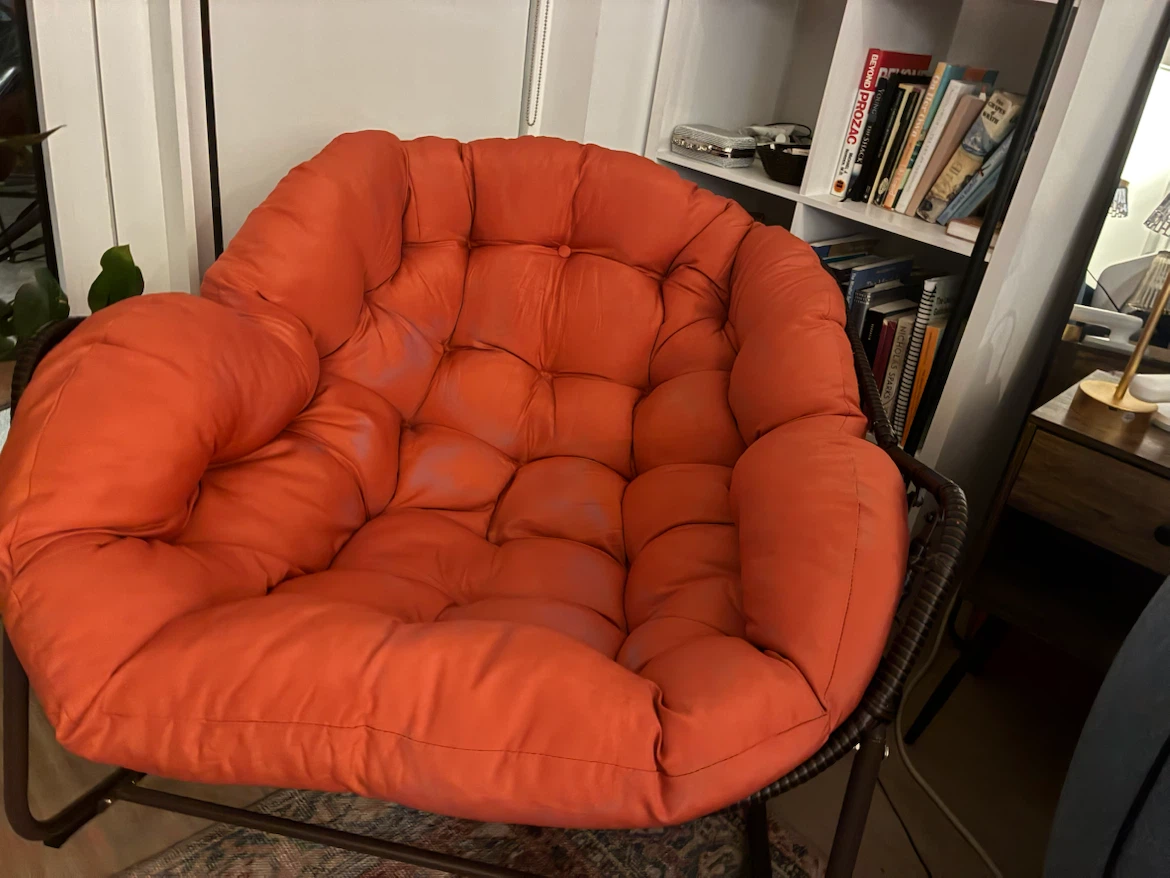 modern, brand new , soft and artsy red chair - photo 2