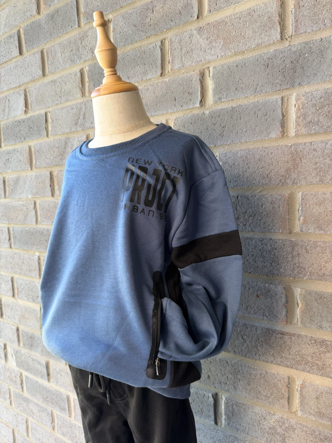 Boys’ 2-Piece Outfit Set Sweatshirt & Cargo Pants Brand New - photo 2