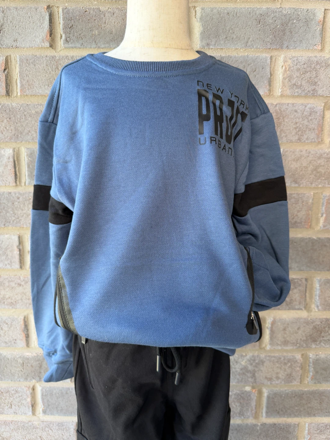 Boys’ 2-Piece Outfit Set Sweatshirt & Cargo Pants Brand New - photo 3