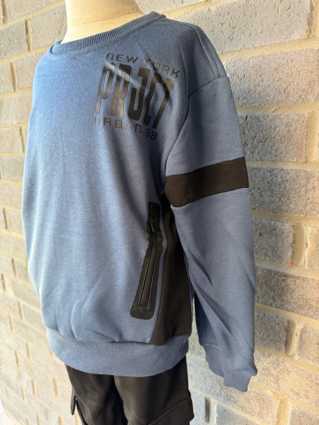 Boys’ 2-Piece Outfit Set Sweatshirt & Cargo Pants Brand New - photo 5