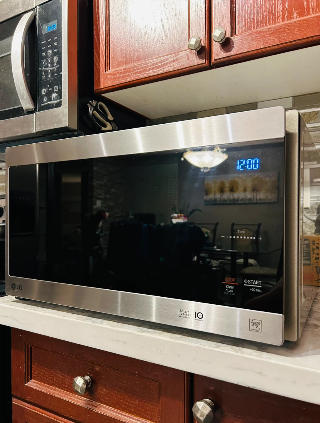 LG 1.5 cu. ft. NeoChef Smart Inverter Countertop Microwave