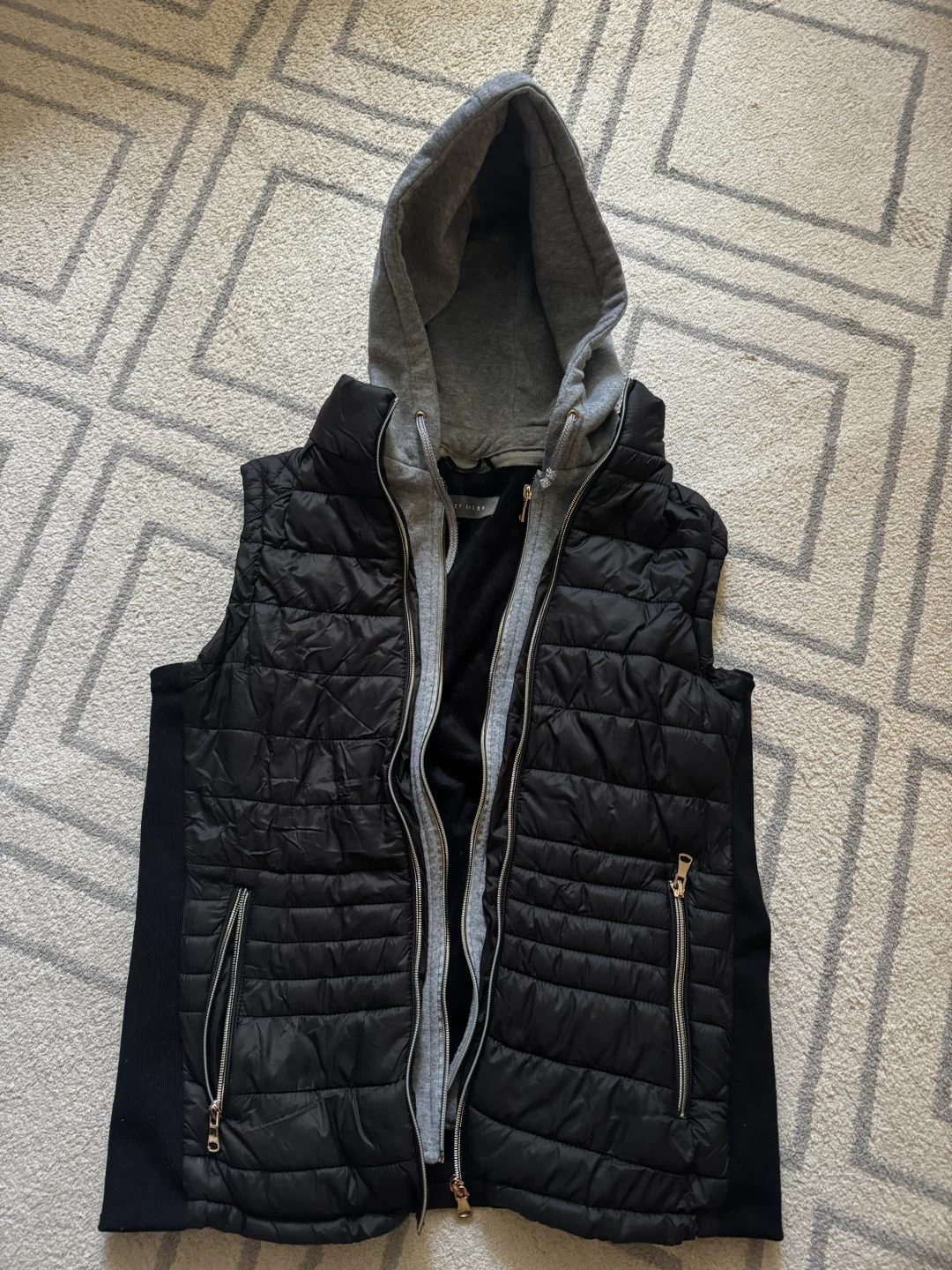Suzy Shier black puffer vest with grey hood