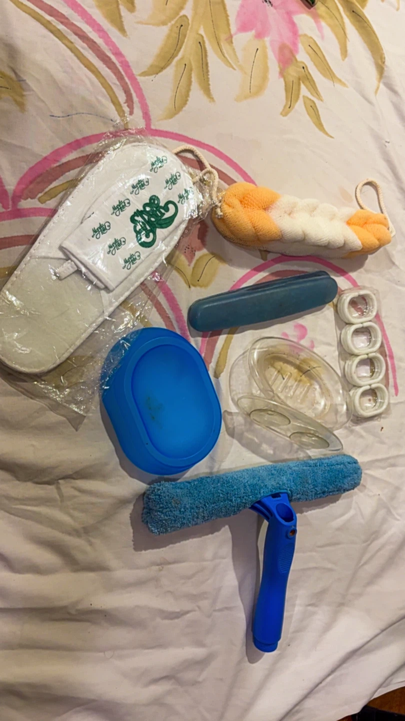 Moving out sale —-Household and Bath Items