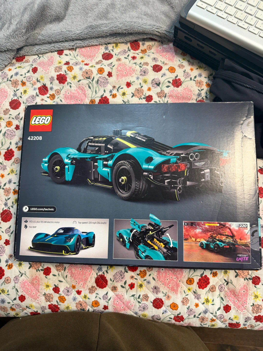 LEGO Technic Aston Martin Valkyrie 42208 - photo 2