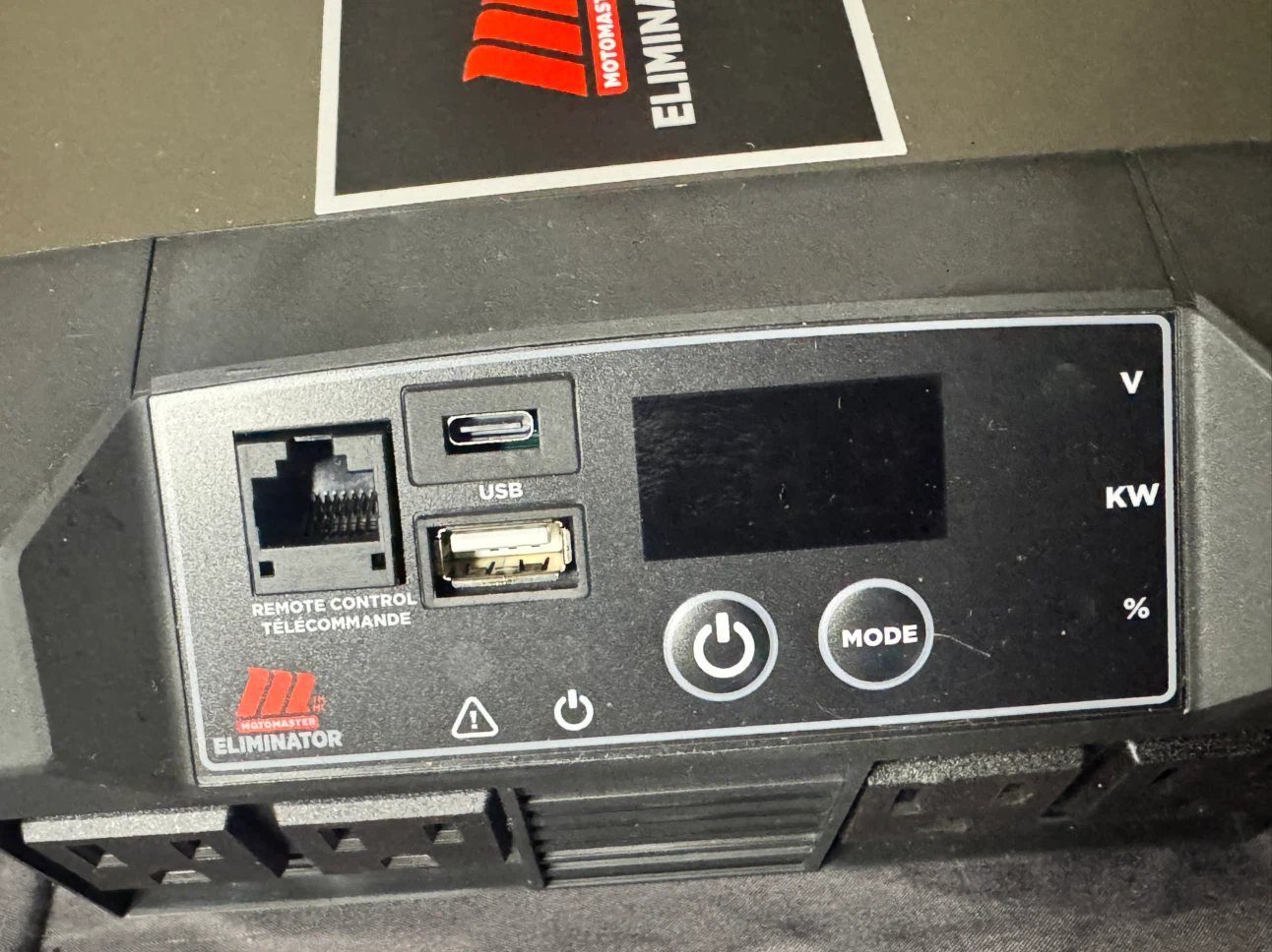 MotoMaster Eliminator 1500W Pure Sine Wave Power Inverter - photo 3