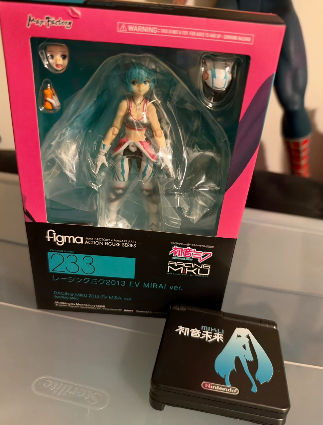 Figma Racing Miku 2013 EV Mirai Action Figure
