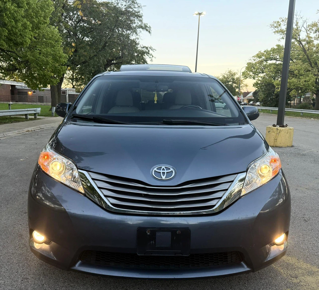 2015 Toyota Sienna XLE Minivan