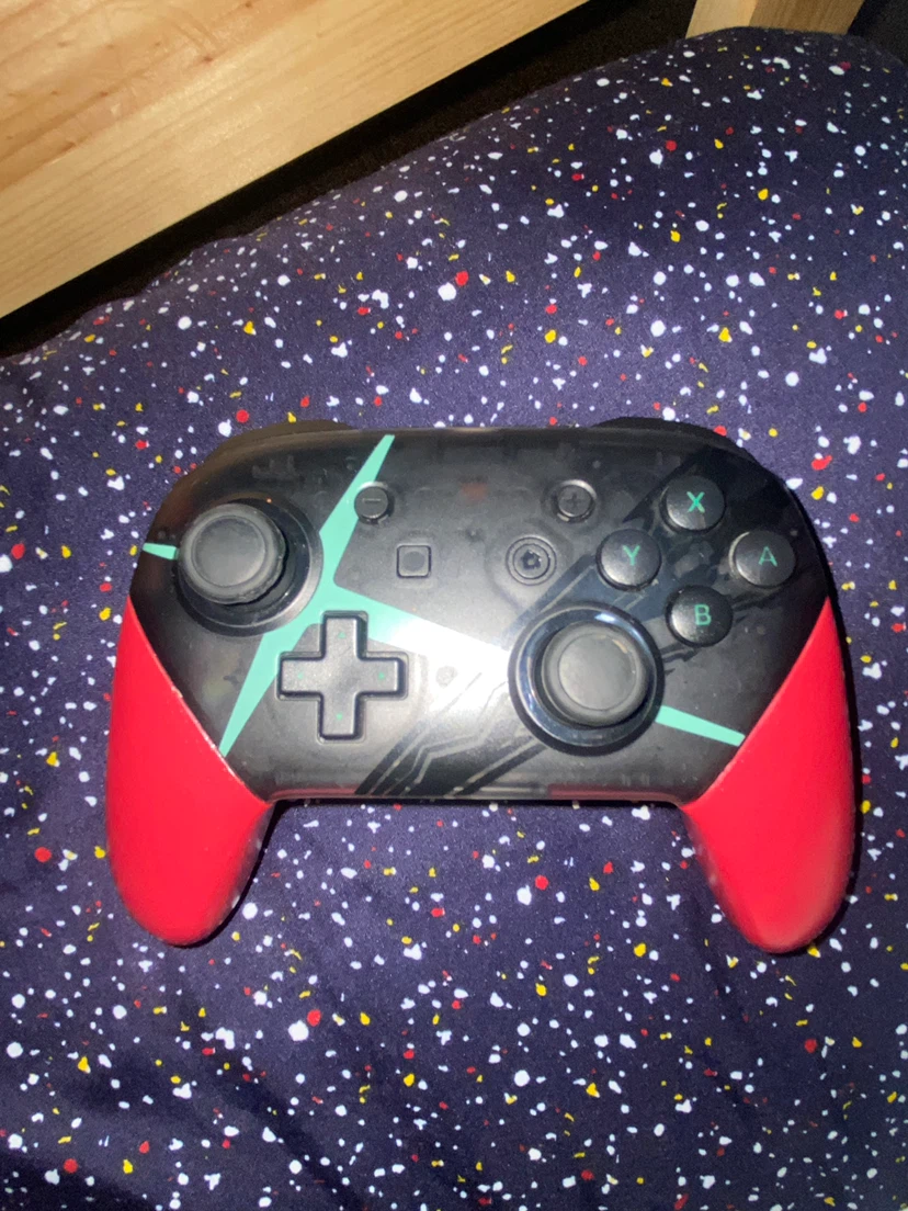 Nintendo Switch Pro Controller - Red and Black