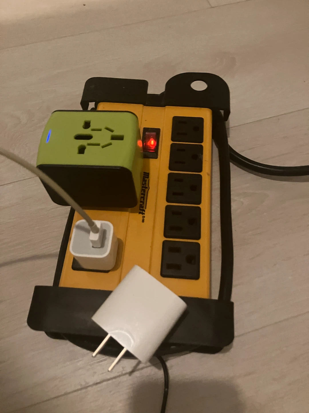8-Outlet Power Bar - photo 2