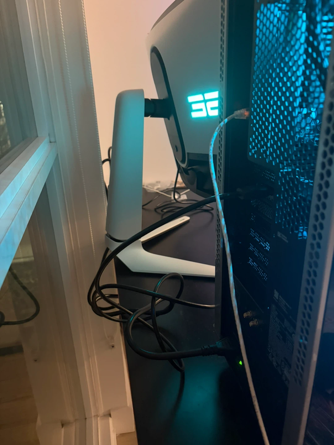 RTX 5090 Alienware Area-51 AAT2265 Gaming PC + AW3225QF Monitor - photo 3