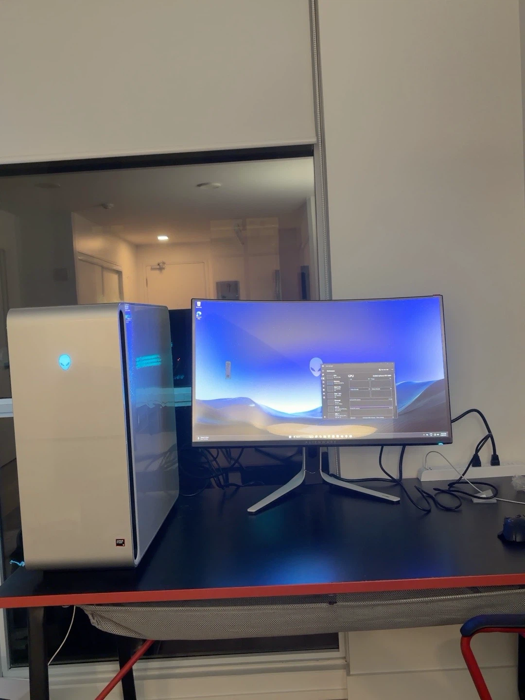 RTX 5090 Alienware Area-51 AAT2265 Gaming PC + AW3225QF Monitor - photo 4