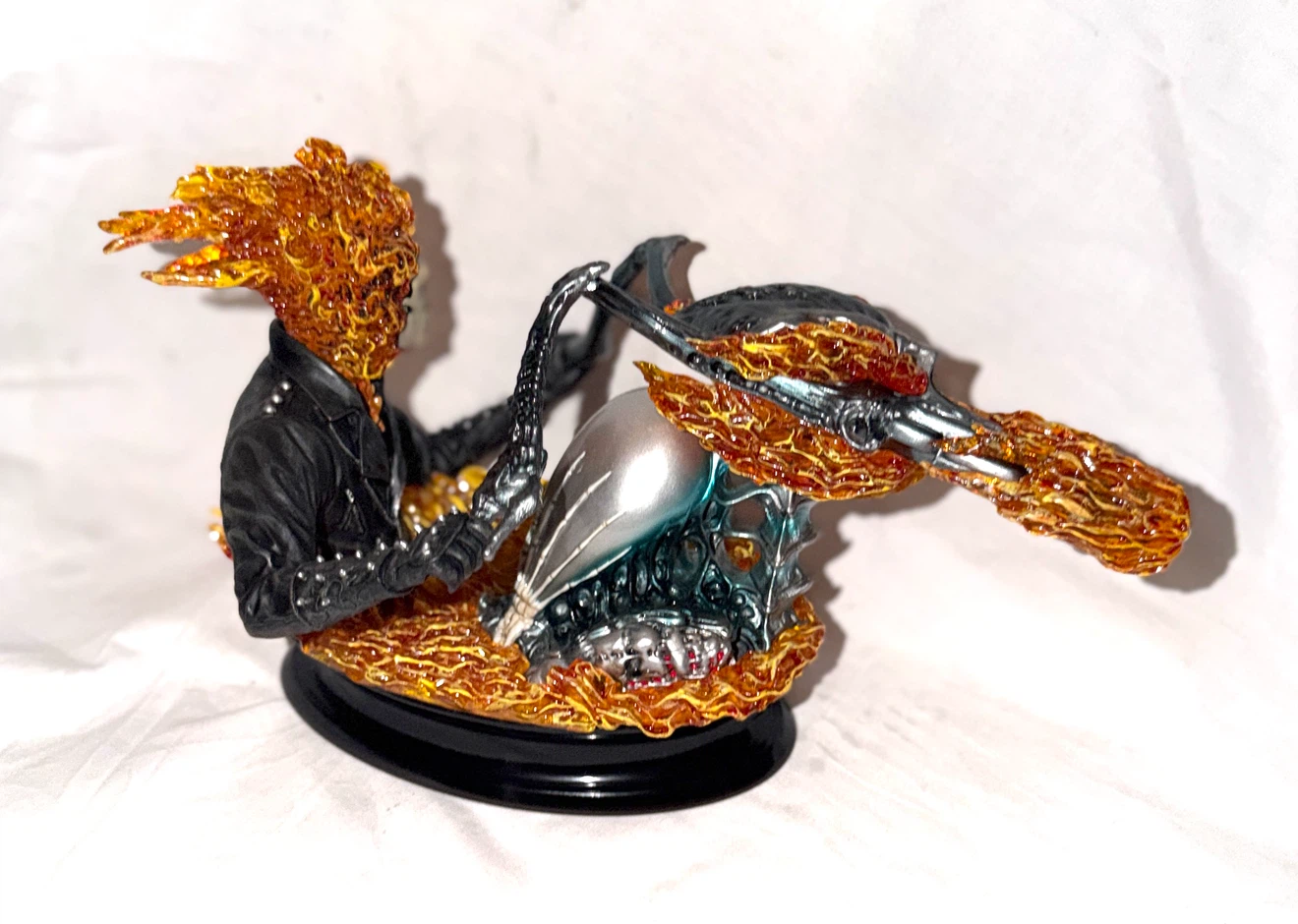 Diamond Select Marvel Knights Ghost Rider Bust - photo 4