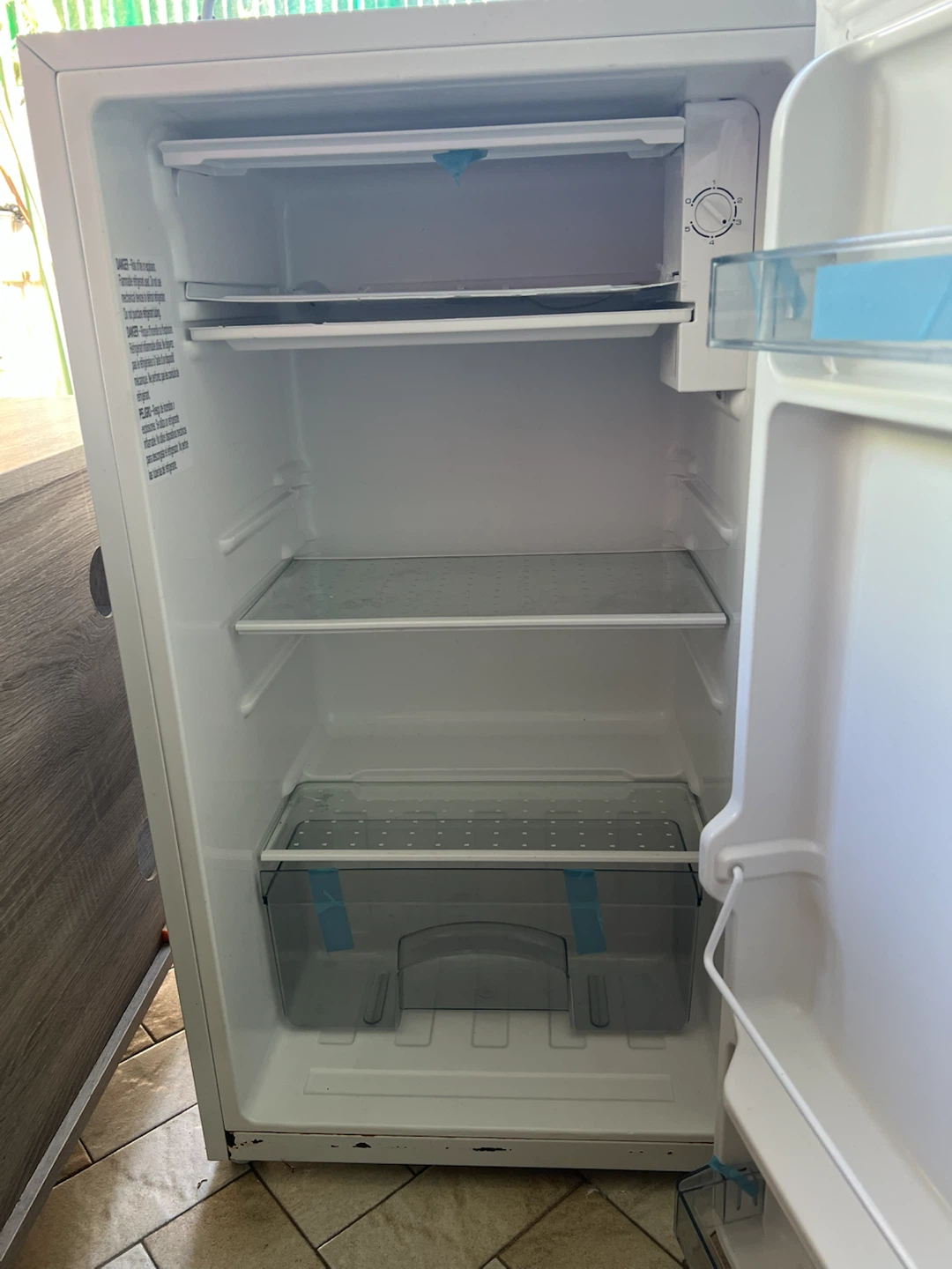 Danby Diplomat Compact Refrigerator - photo 2