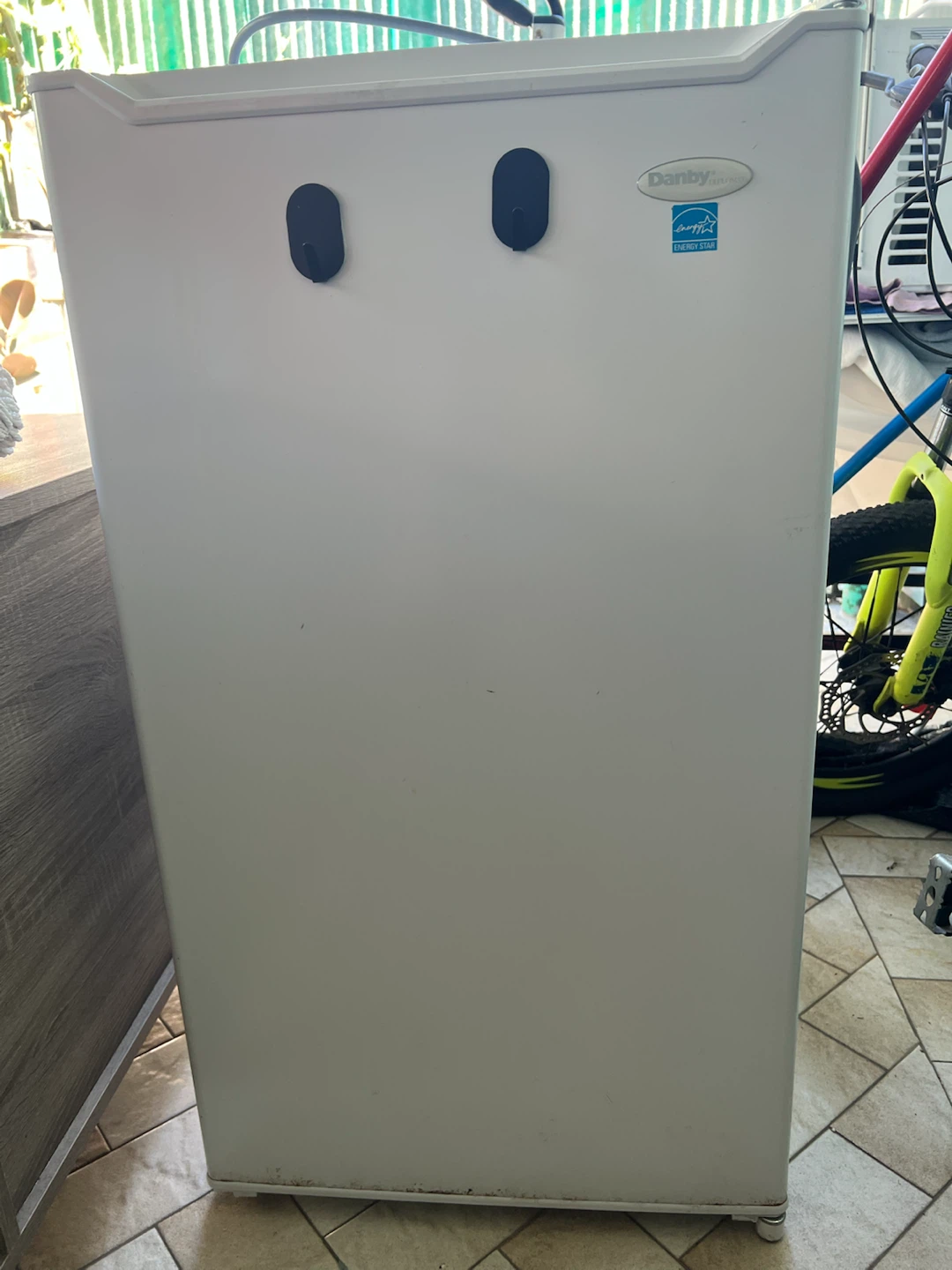 Danby Diplomat Compact Refrigerator - photo 3