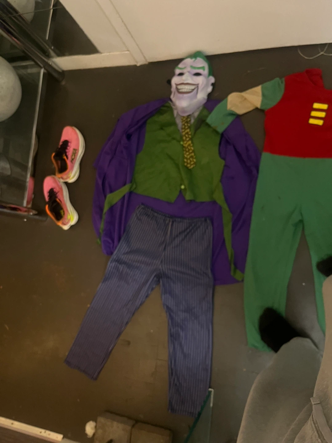 Set of 5 DC Superhero Costumes all kids size medium - photo 4