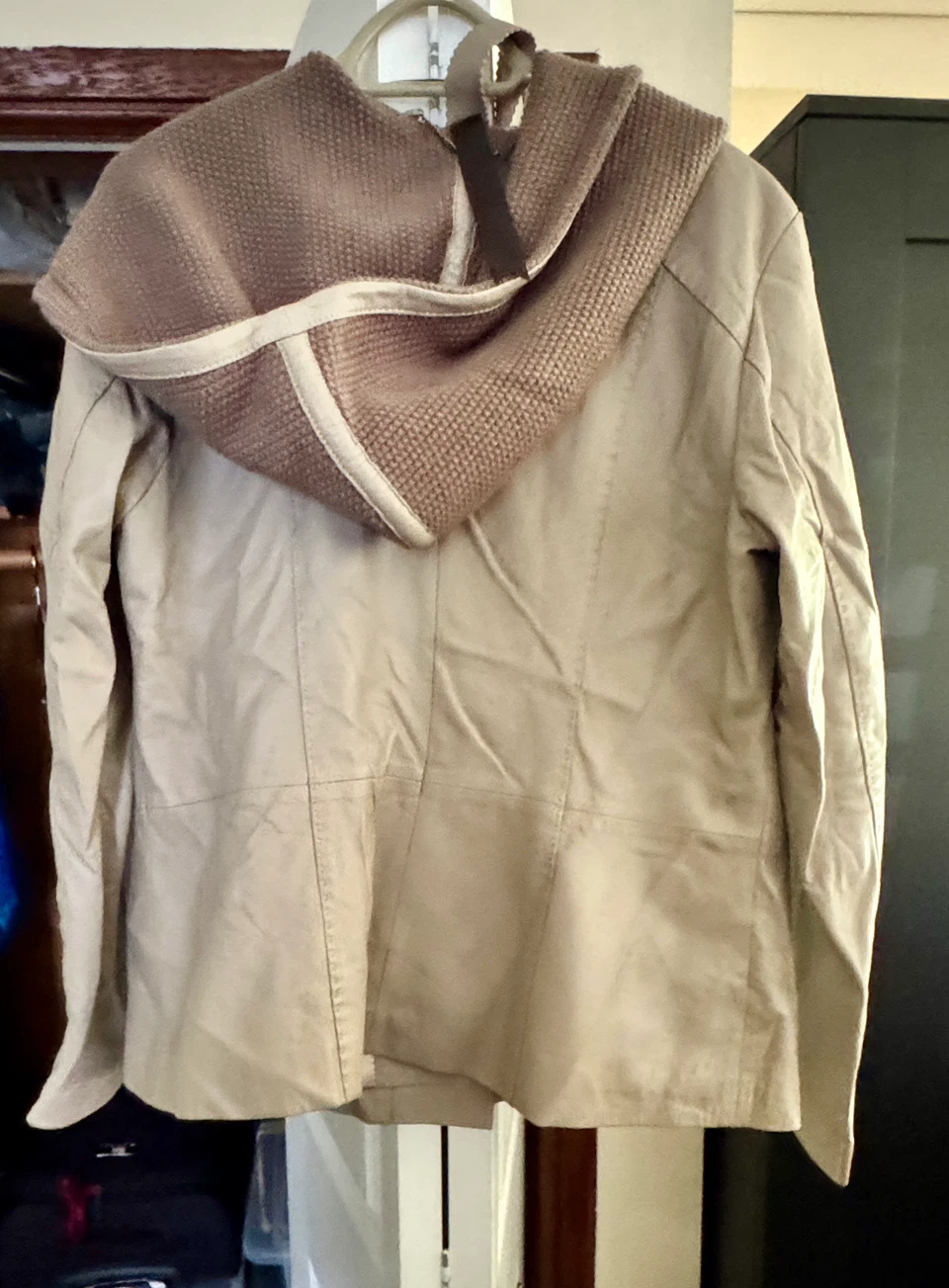 Beige leather hooded jacket - photo 2