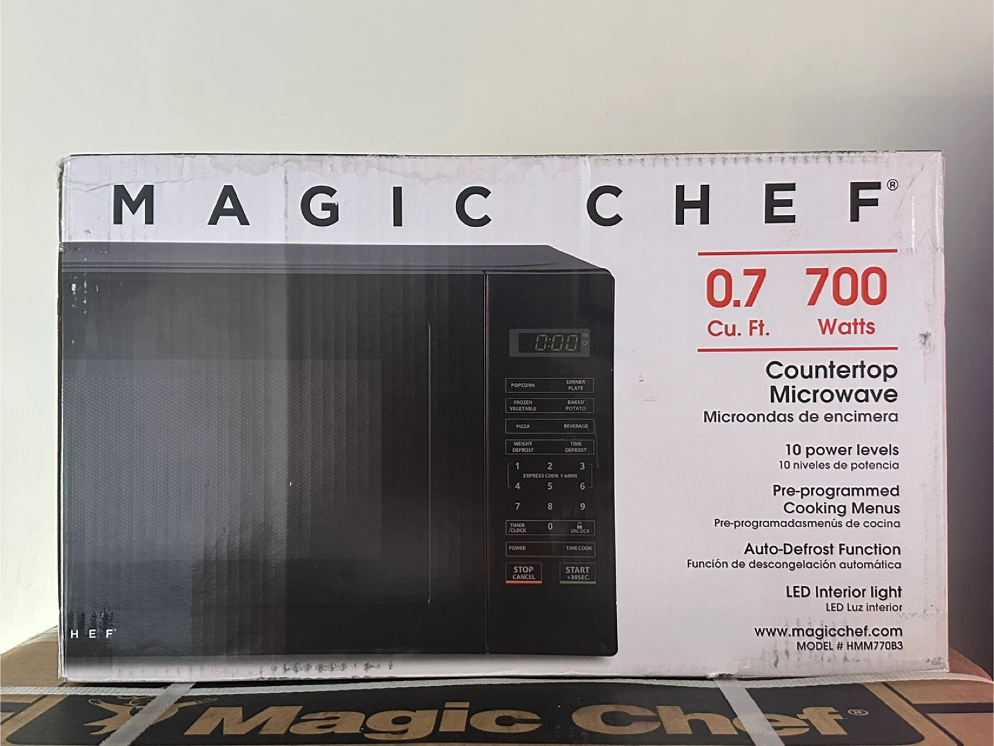 Magic Chef 0.7 Cu. Ft. Countertop Microwave HMM770B3