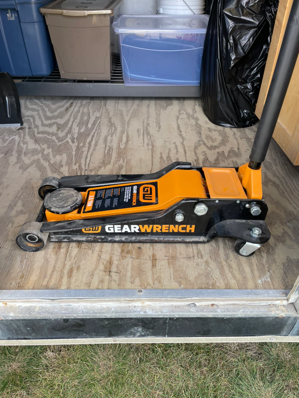GEARWRENCH 3.5 Ton Low Profile Floor Jack - photo 3