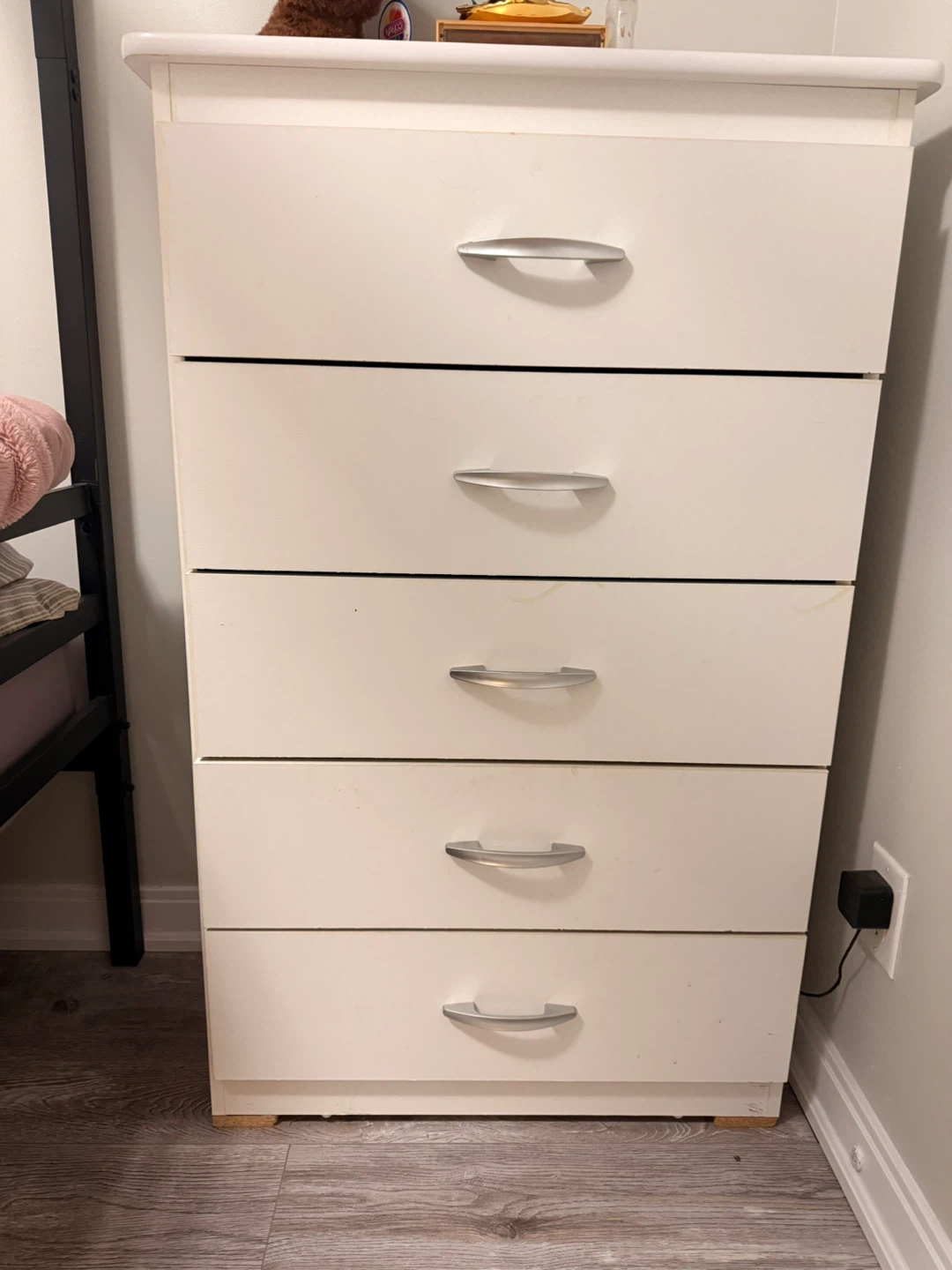 White 5-Drawer Dresser