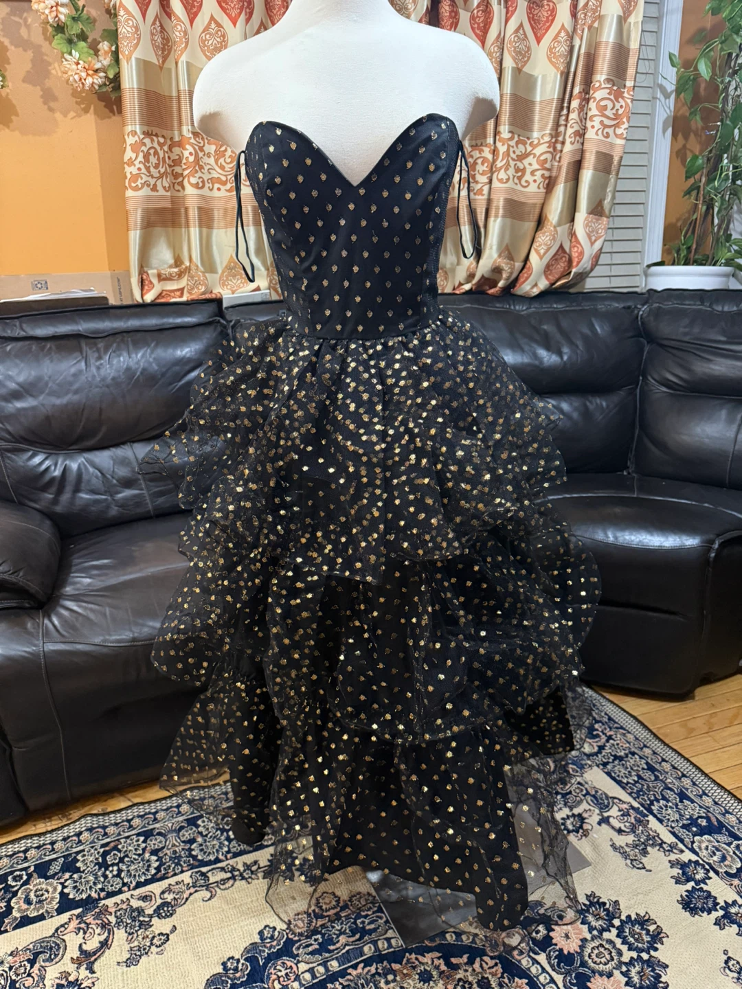 Gigi’s Closet Black Gold Polka Dot 2-4 Sweetheart neckline Gown