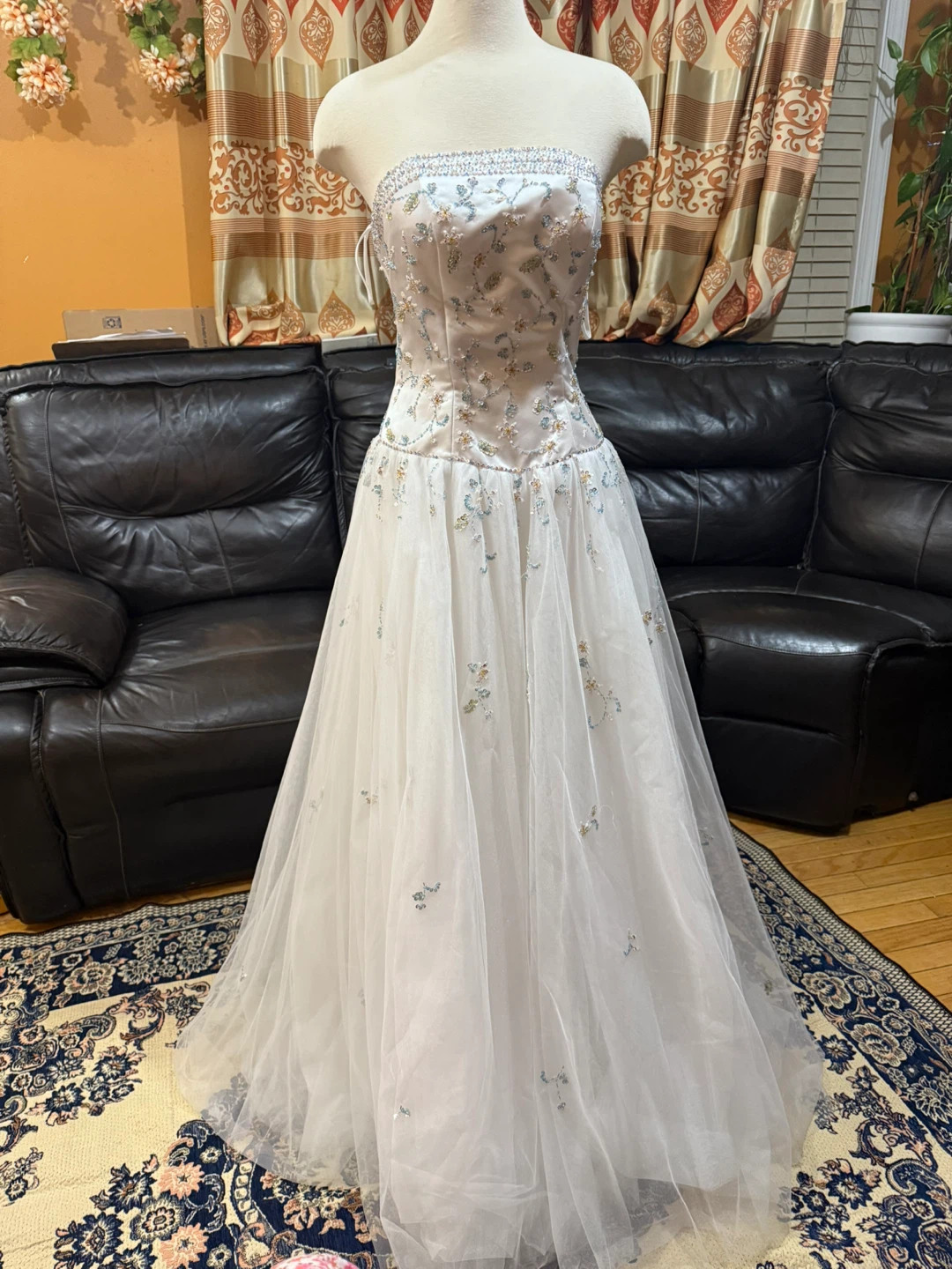 Alyce Designs Vintage 10 White strapless gown