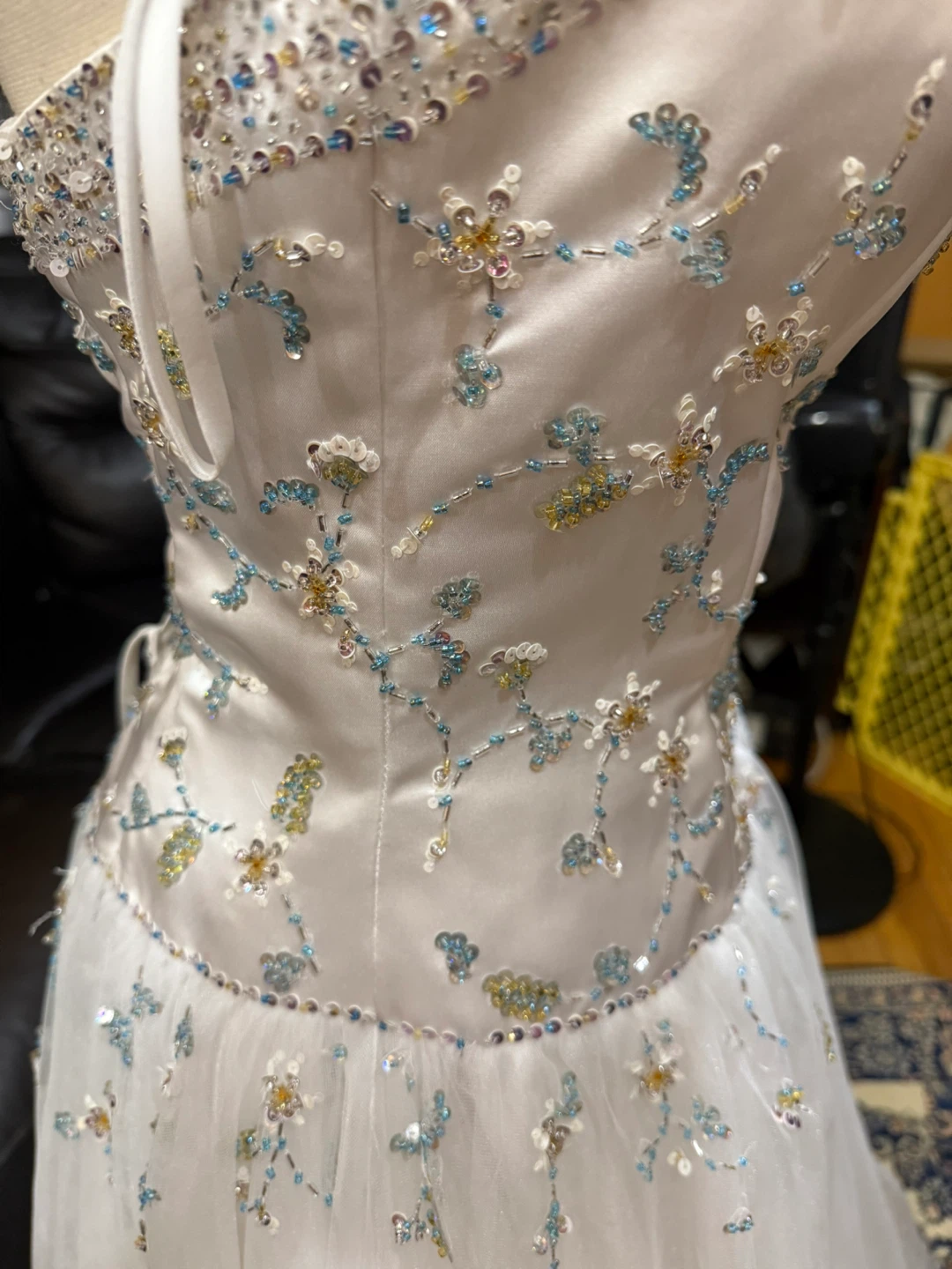 Alyce Designs Vintage 10 White strapless gown - photo 4