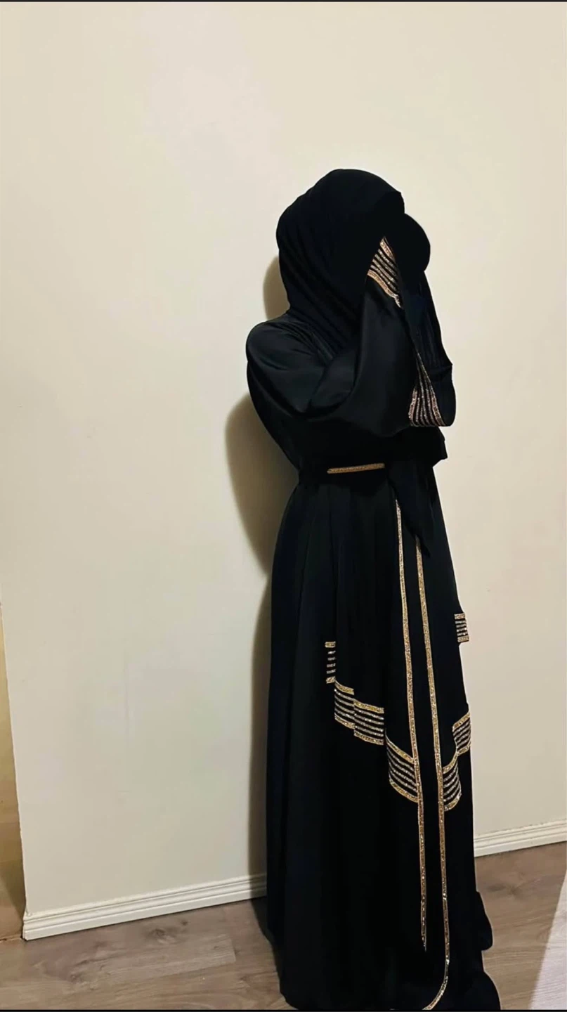 Black and gold abaya - photo 3