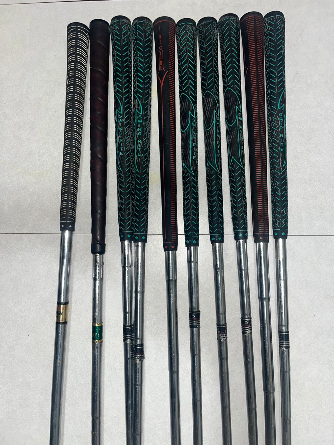 Vintage Golf Club Set with Bag and Accessories - photo 3