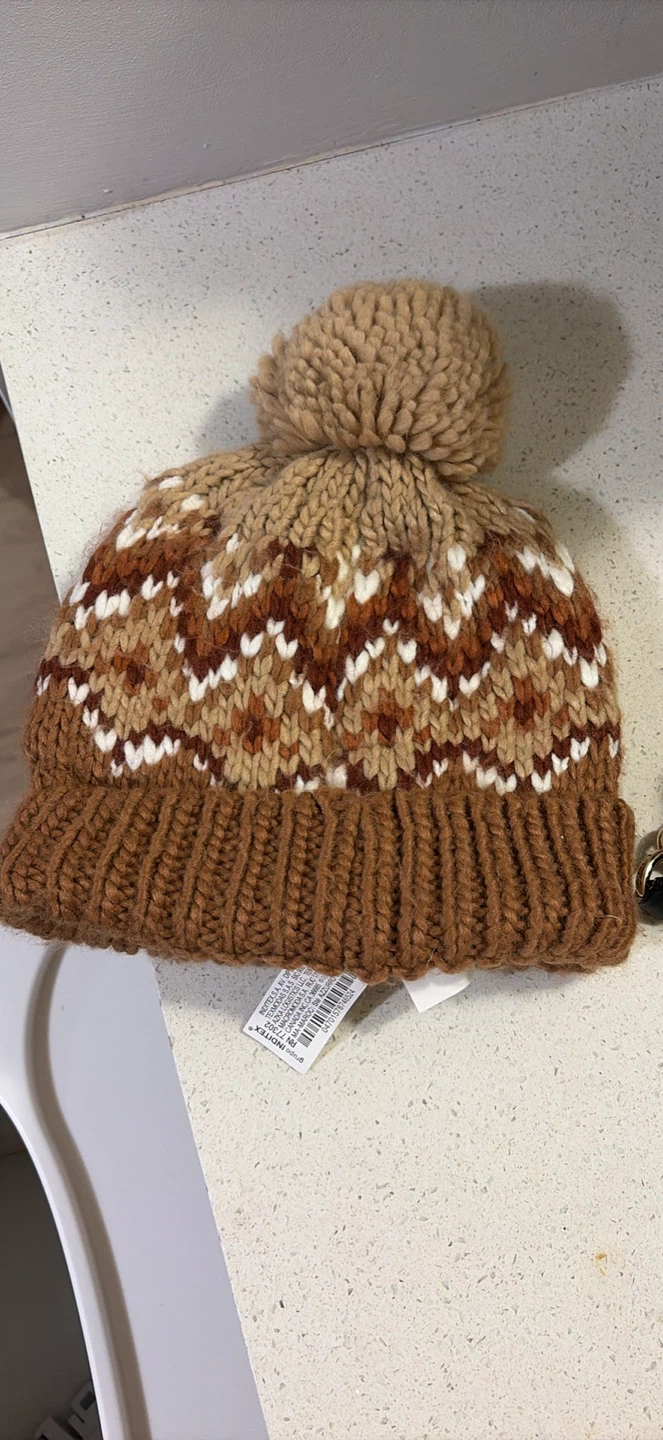 Zara knit pom pom beanie