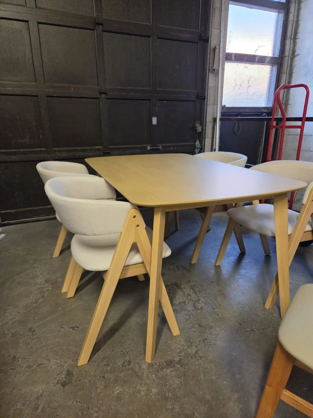 Modern Light Wood Dining Table and 4 Chairs