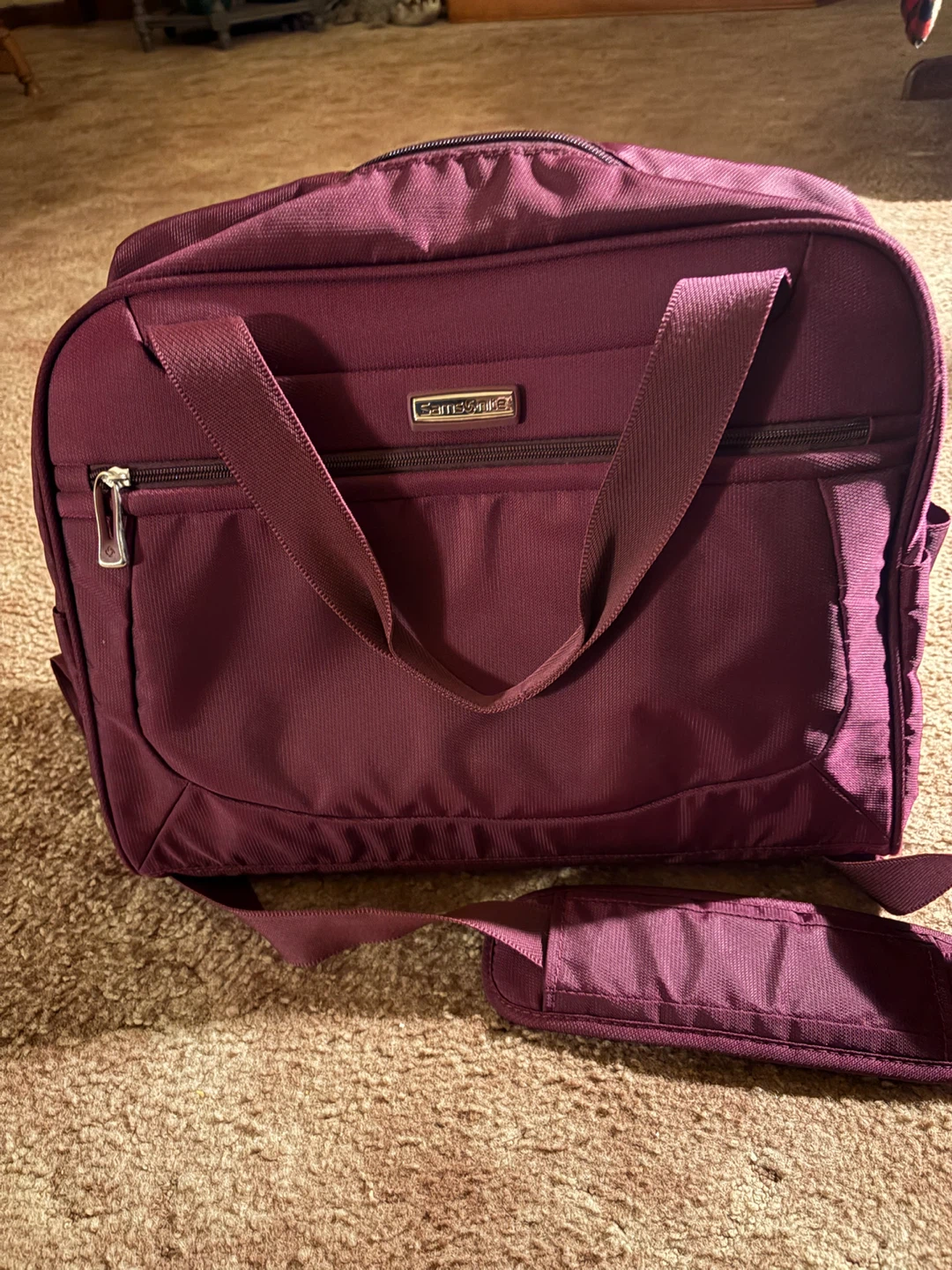 NEW. Beautiful Samsonite Overnight Bag - photo 4