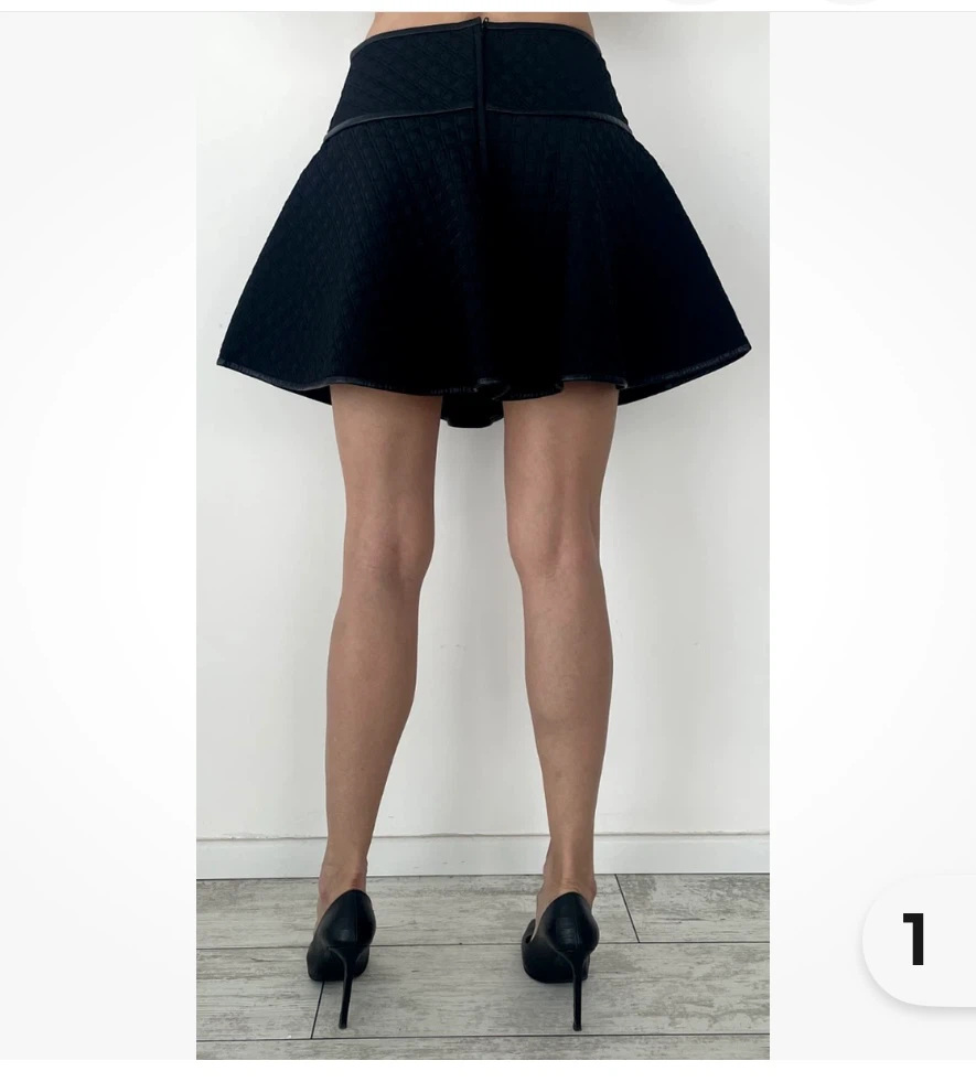 8 - Valentino Designer Virgin Wool Skirt - fall or winter - photo 2