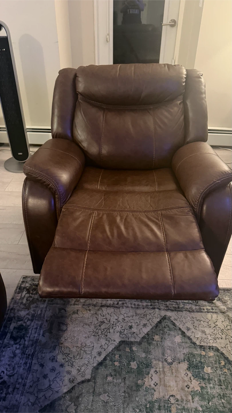 Free sofá and chair - photo 3