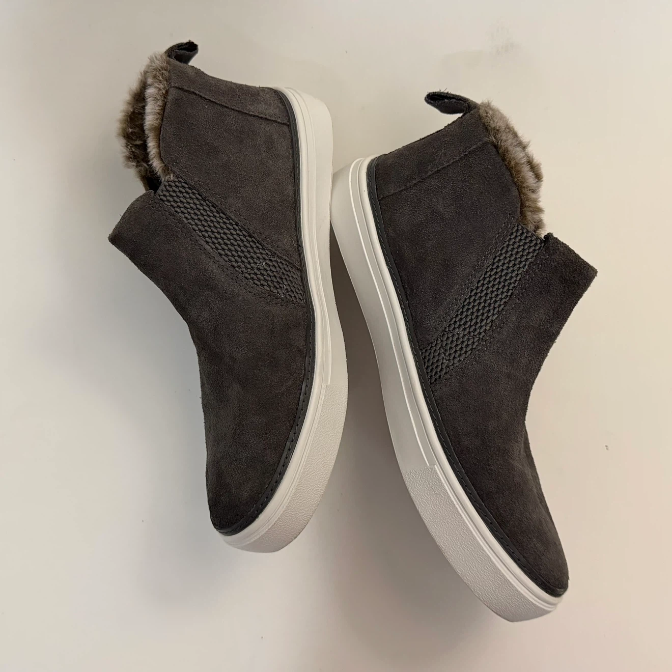 TOMS Grey Suede Faux Fur Lined Boots - photo 3