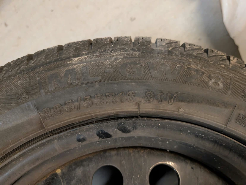 Set of 4 Winter Tires on Steel Rims – 205/55R16 - photo 2