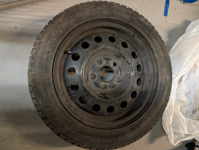 Set of 4 Winter Tires on Steel Rims – 205/55R16 - photo 4