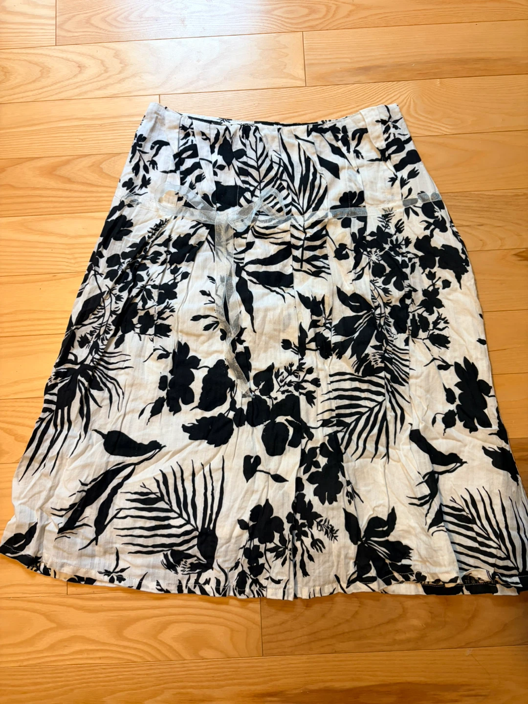 Vintage Black and White Floral Print Skirt