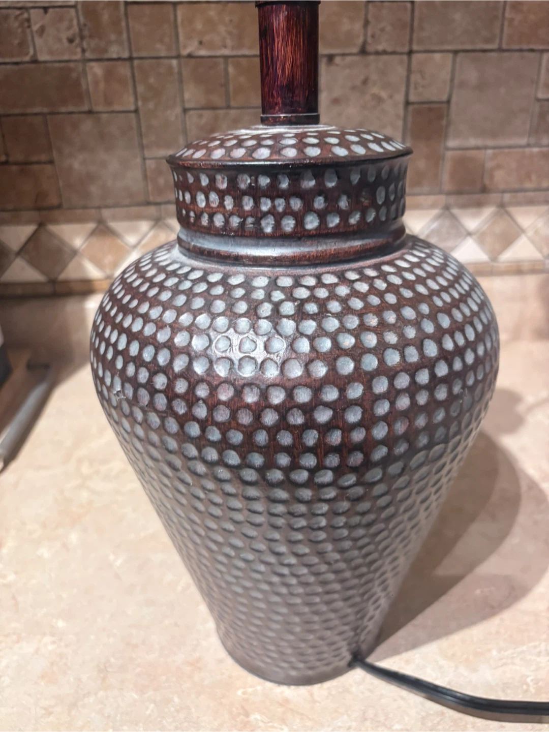 Textured metal lamp base.  Needs a new switch! - photo 2