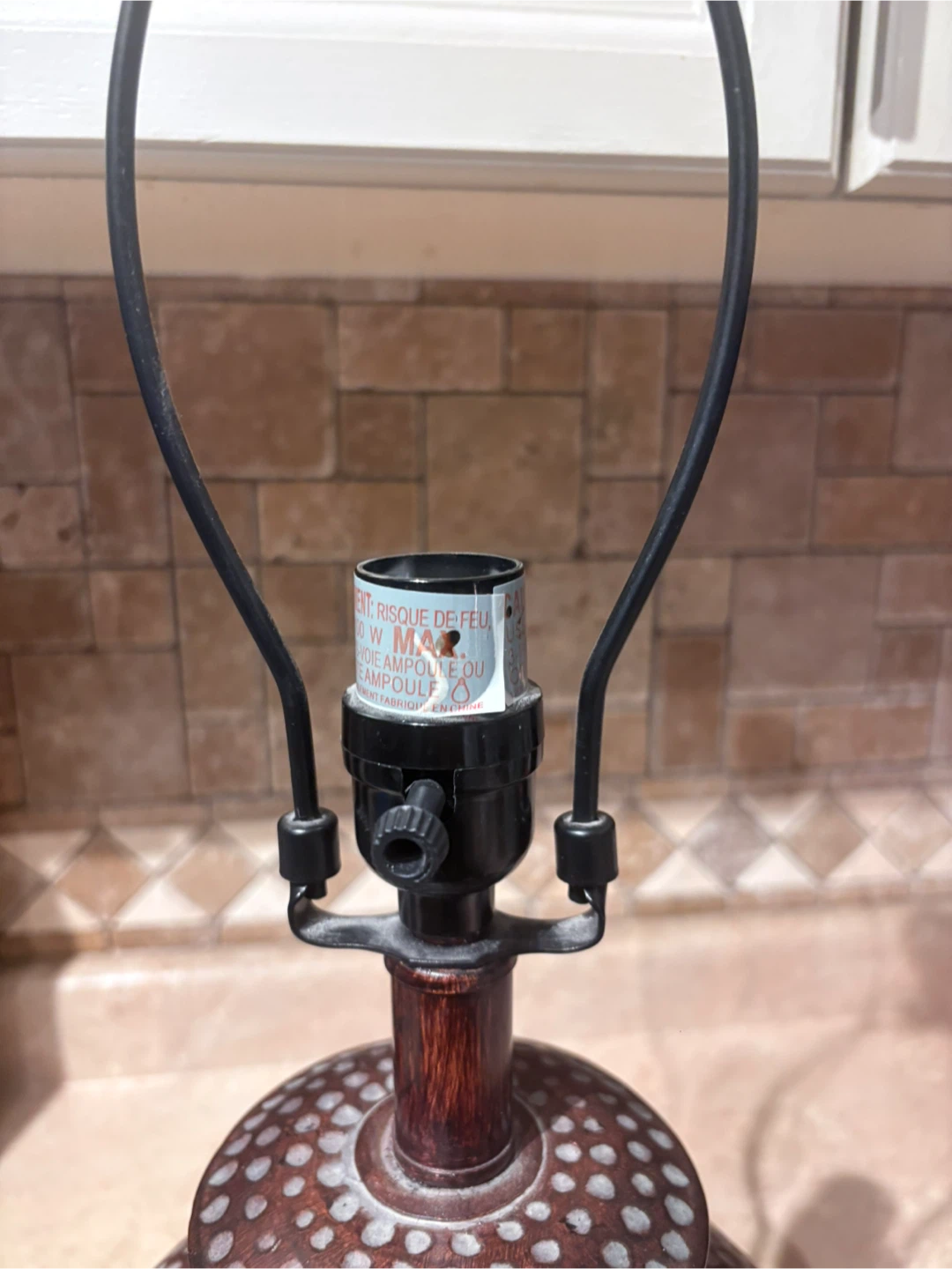 Textured metal lamp base.  Needs a new switch! - photo 3