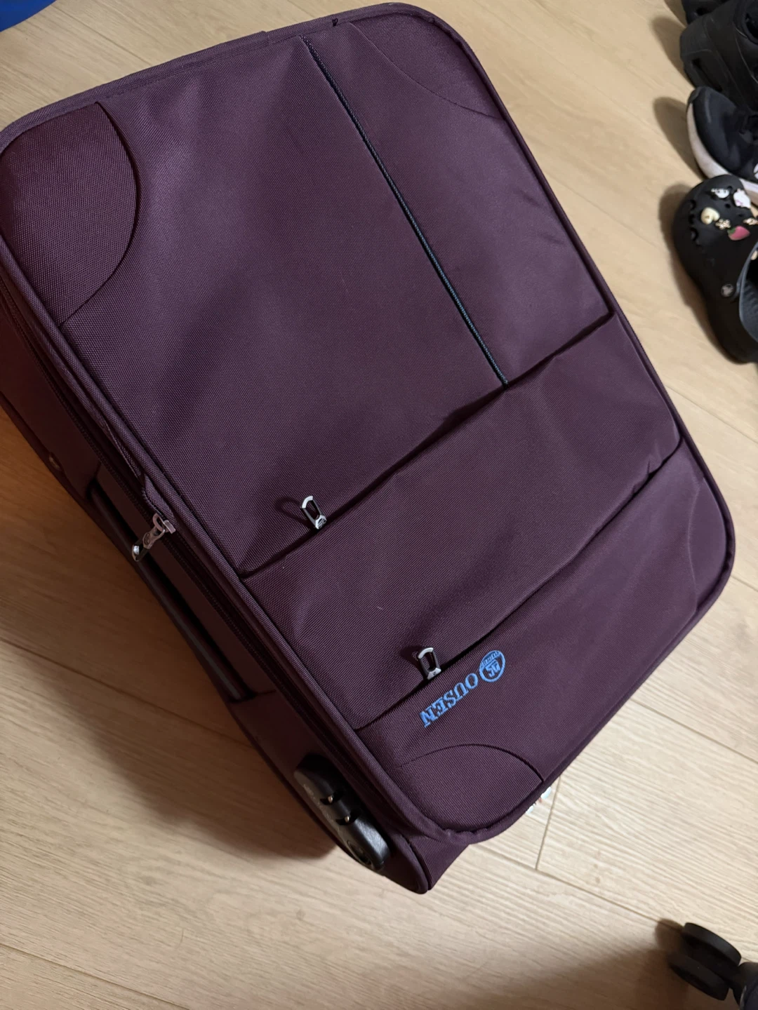 Ousen Carry-On Rolling Suitcase