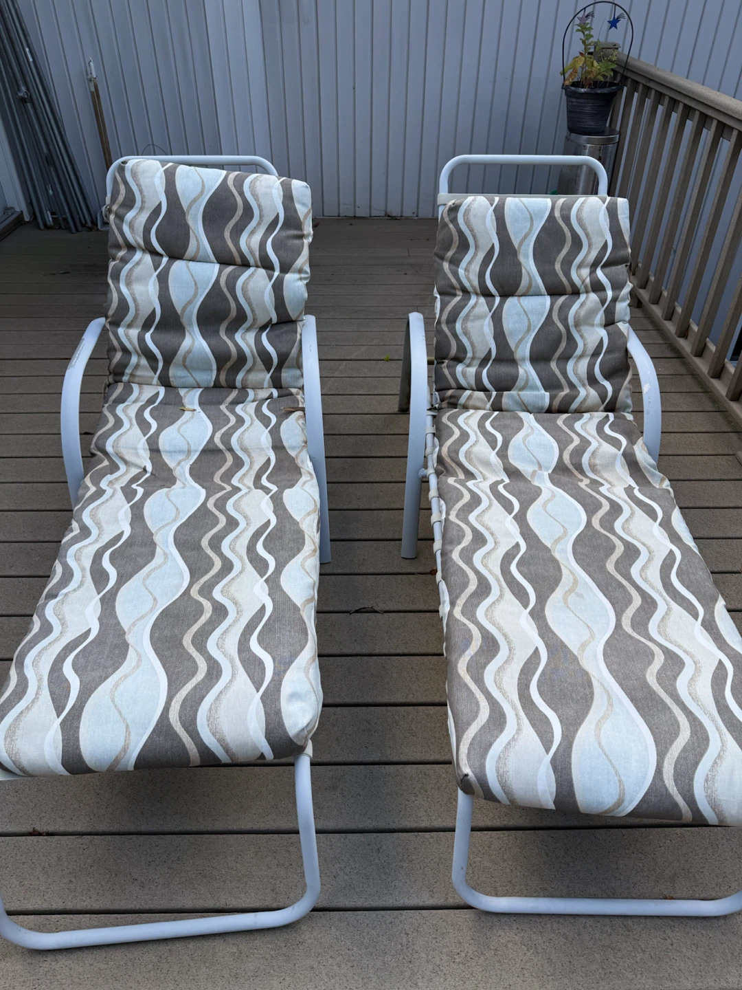 Set of Two Patio Chaise Lounge Chairs