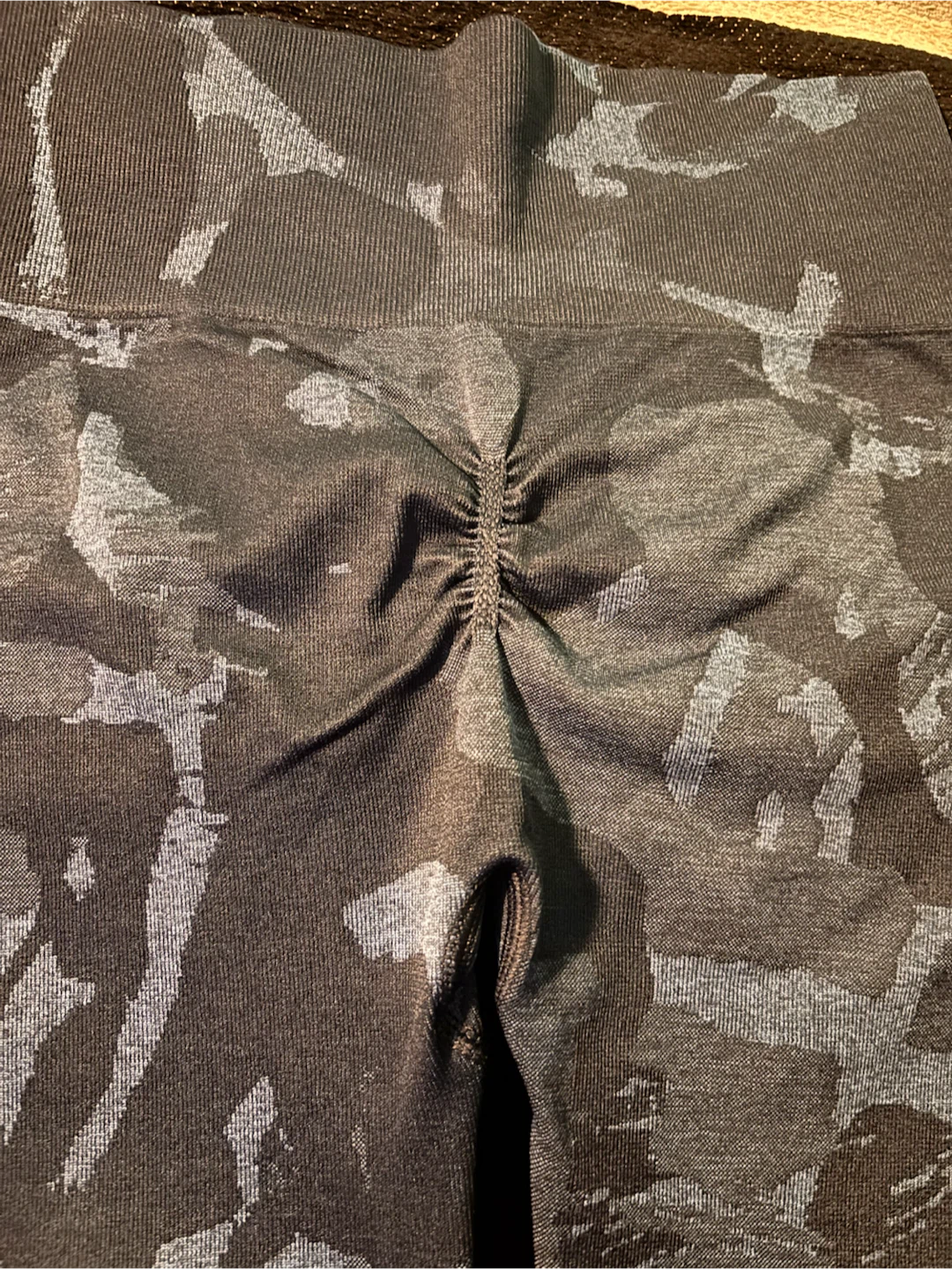 Gymshark Camo Seamless Leggings - photo 3