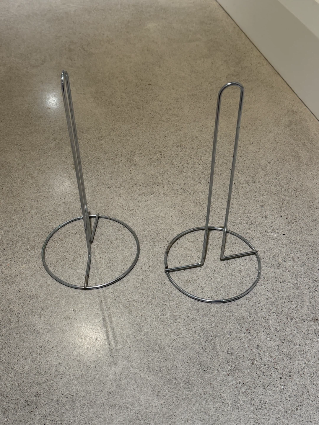 Set of two chrome paper towel holders - photo 3