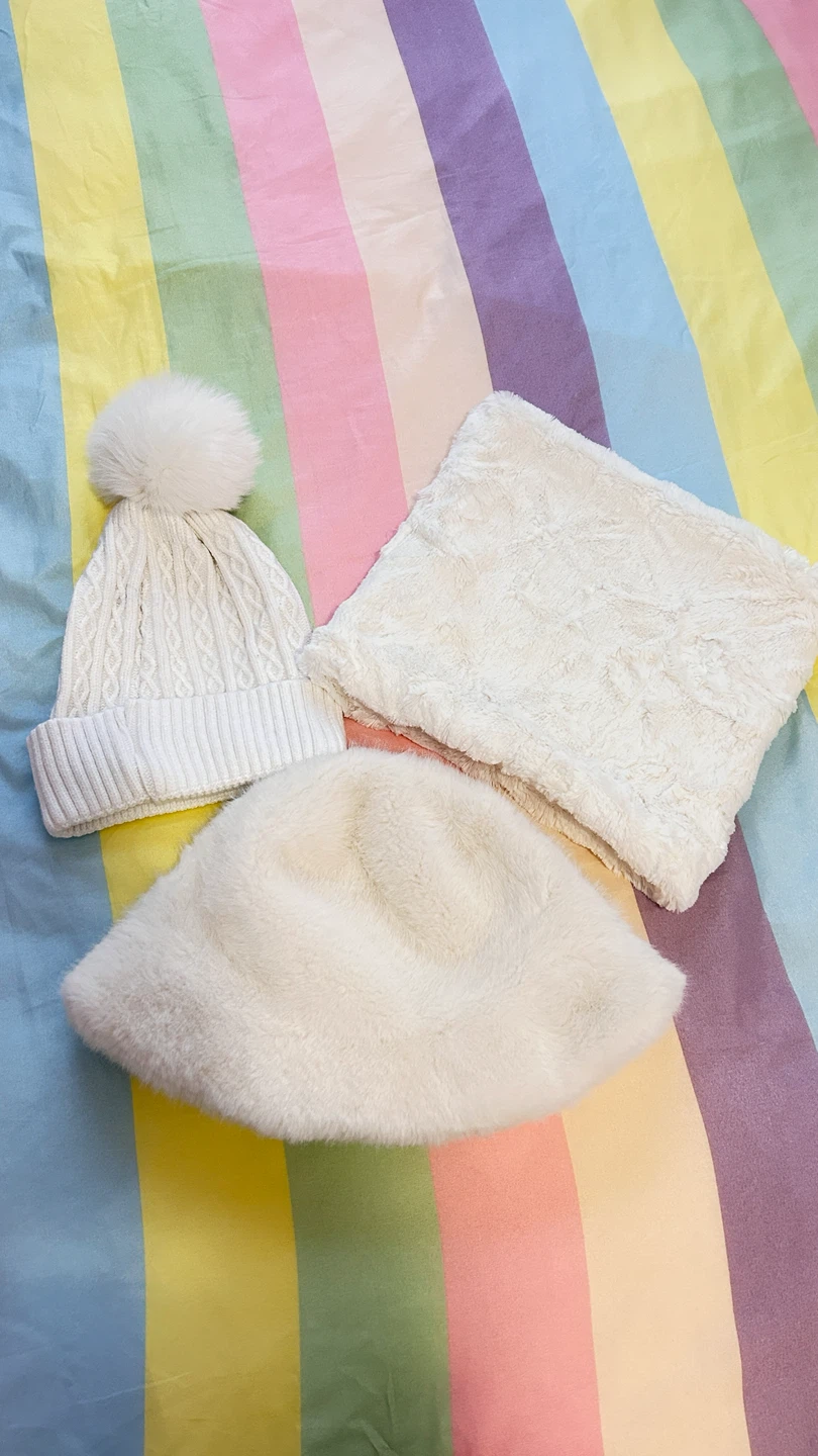 Three piece winter accessory set