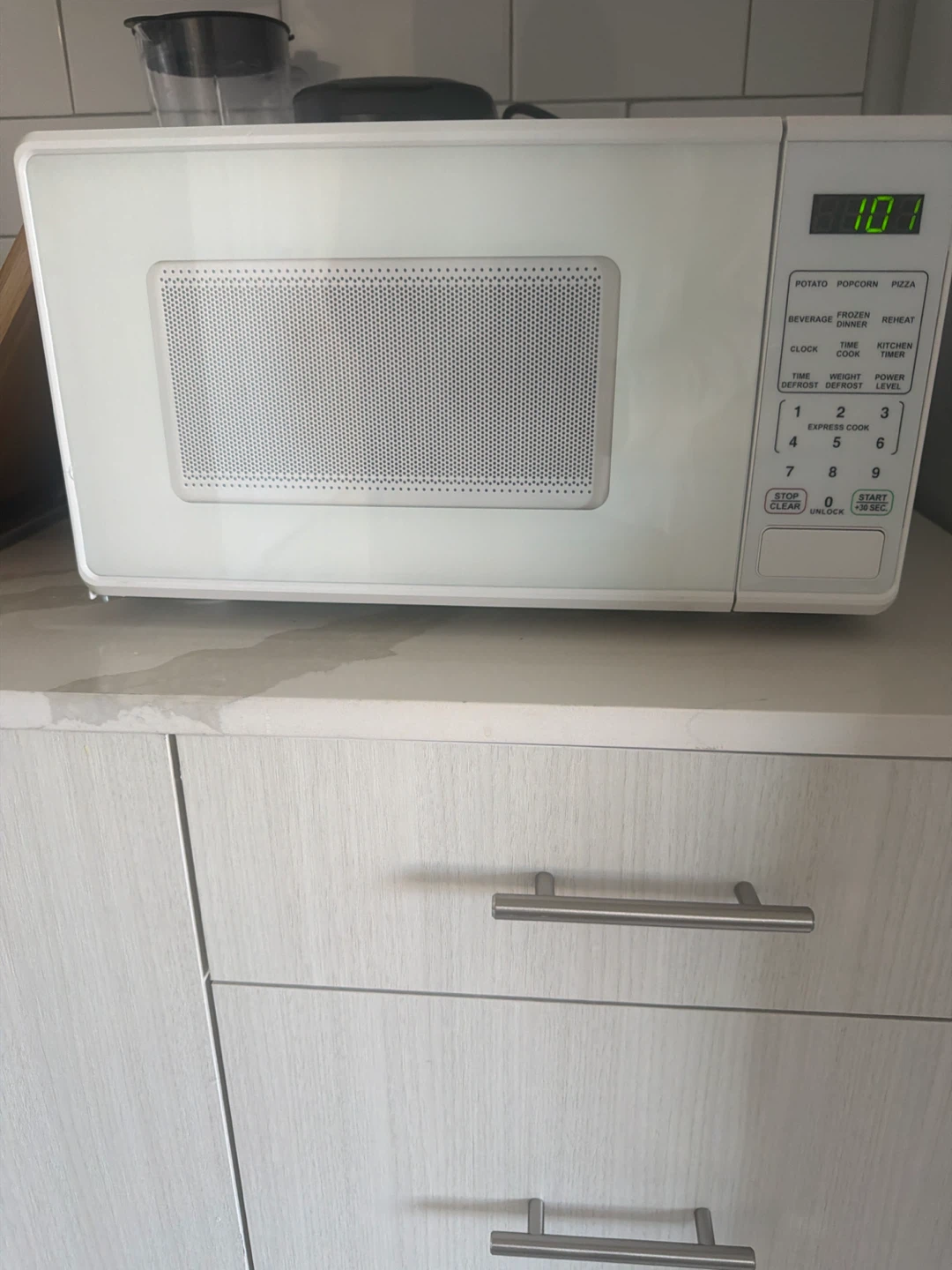 Mainstays 0.7 cu. ft. Microwave Oven