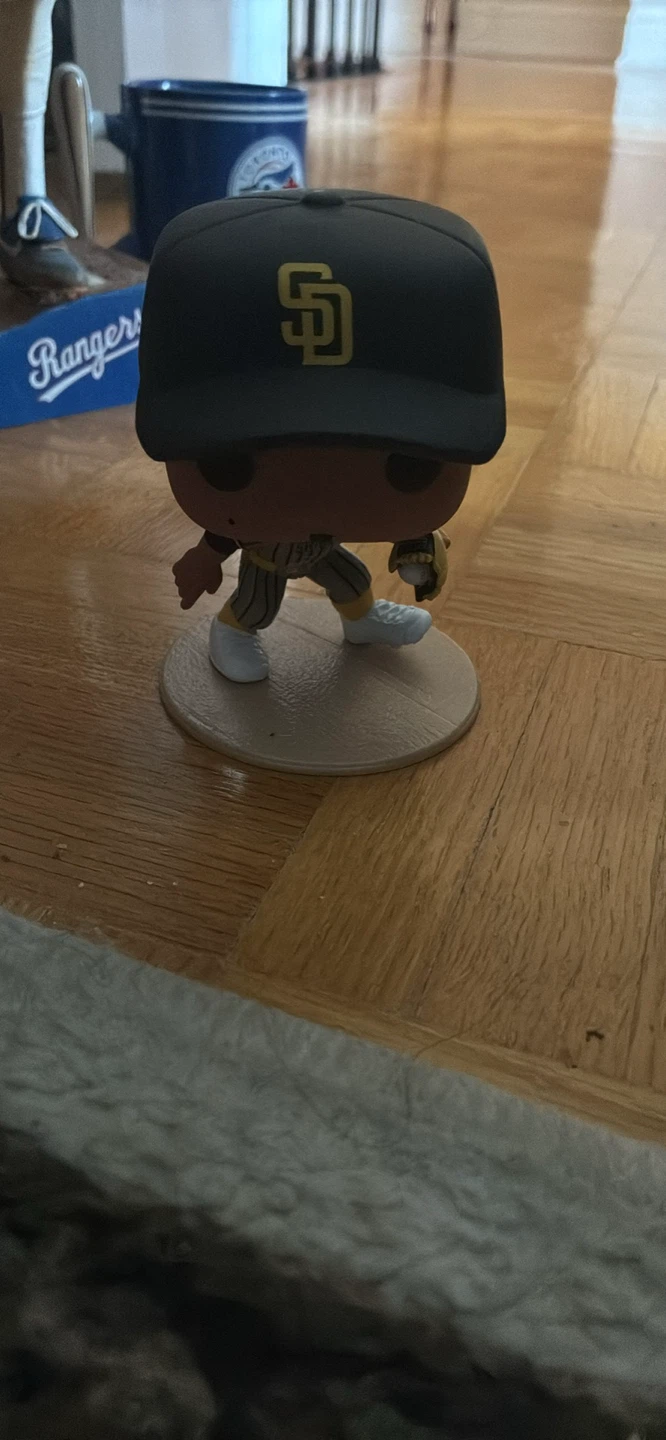 Funko Pop San Diego Padres Luis Arráez figure comes with box
